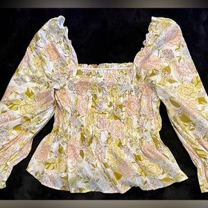 Boutique Floral off shoulders blouse